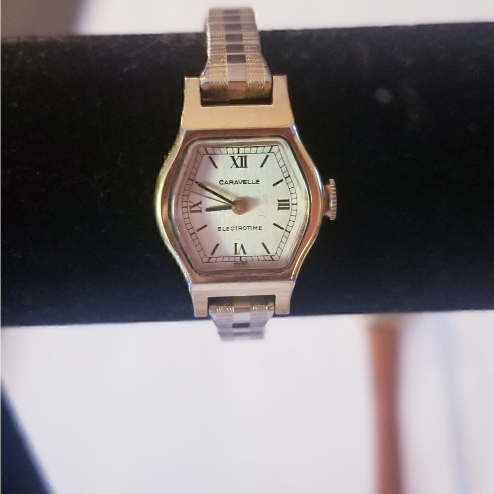 Vintage Caravelle Ladies gold stretch Watch